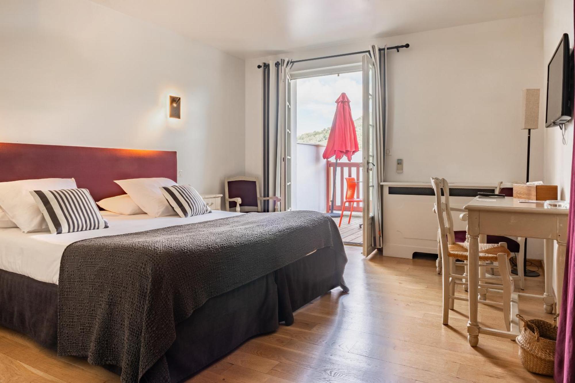 Hotel Restaurant & Spa La Maison Oppoca Aïnhoa Стая снимка