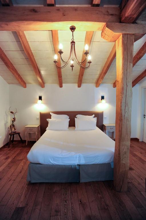 Hotel Restaurant & Spa La Maison Oppoca Aïnhoa Стая снимка